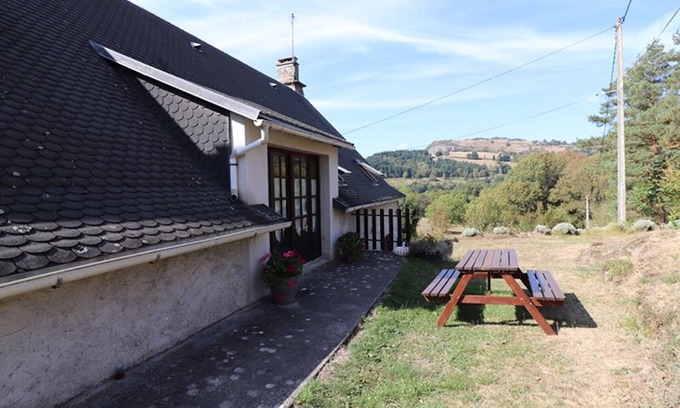 Saint-Etienne-de-Chomeil Cottage | Gite Saint-Étienne-de-Chomeil, 4 bedrooms, 6 persons