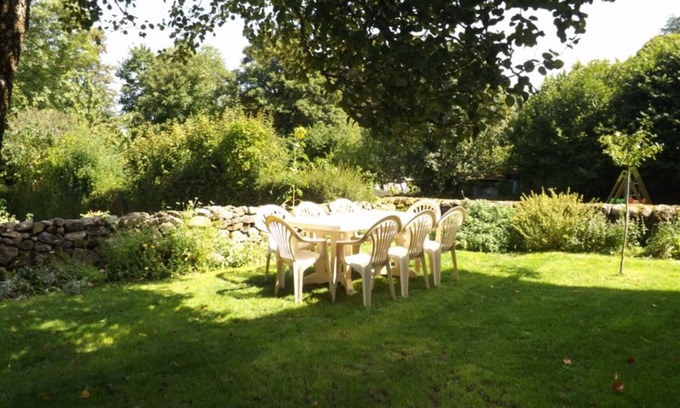 Saint-Cirgues-de-Malbert Cottage | Gite Saint-Cirgues-de-Malbert, 5 bedrooms, 8 persons