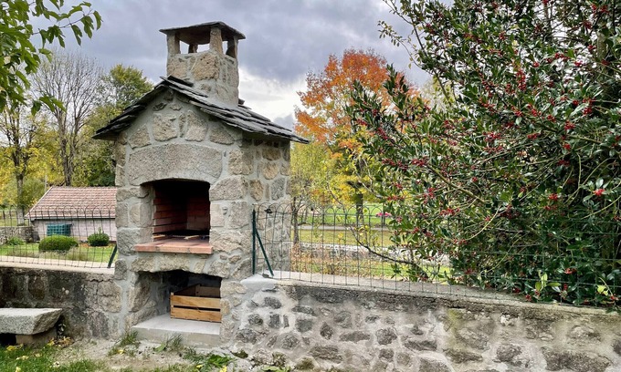 Saint-Jeures Cottage | Gite Saint-Jeures, 4 bedrooms, 8 persons