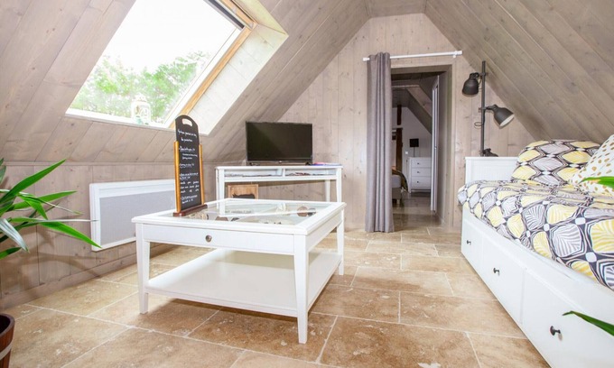 Sennevieres Cottage | Gite Sennevières, 8 bedrooms, 28 persons