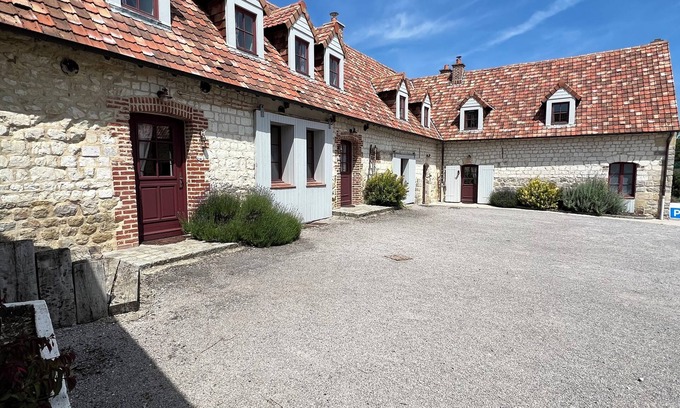 Tingry House | Gîte with covered swimming pool on the Opal Coast