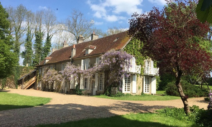 Nannay House | Gîte with swimming pool- 11 to 13 rooms, Nièvre Burgundy, Pouilly, Sancerre