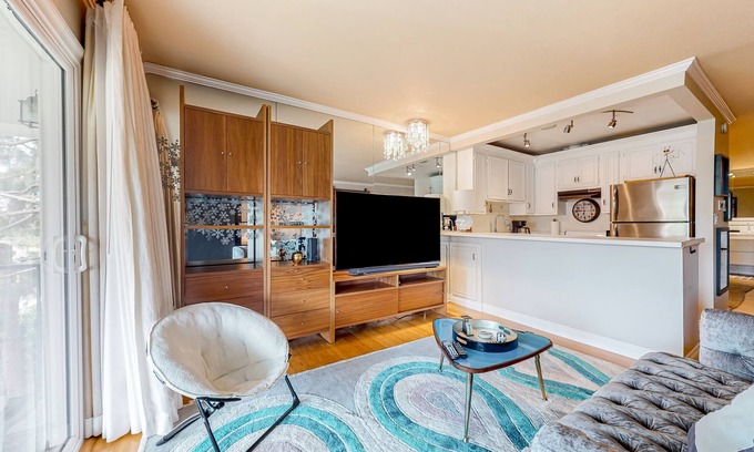 Santa Ana Heights Condo | Glamorous, dog-friendly condo with pool, hot tub & W/D - snowbird-friendly