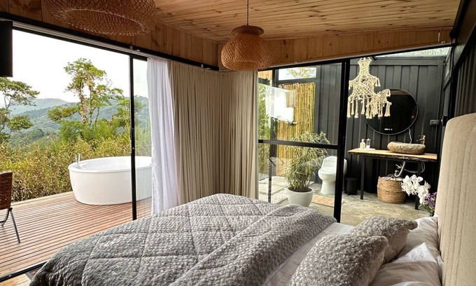 Alegrias Cabin | Glampig Shaddai House near the city