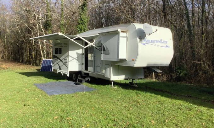 Sainte-Croix-de-Mareuil House | Glamping in the forest