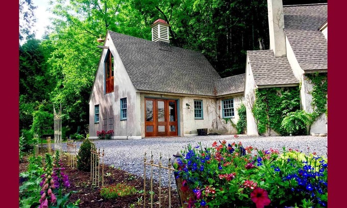 Naples House | Glen Hollow: Luxury Living with Private Waterfall