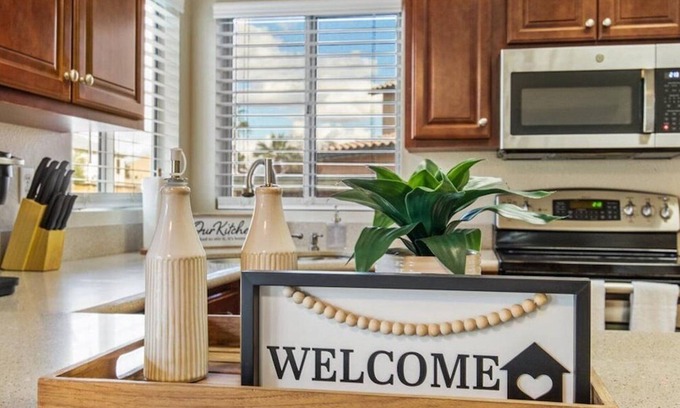 Dave Brown Utopia House | Glendale 4 Bdrm w/Backyard Oasis. Pool and Spa!