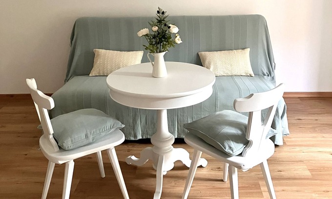 Gmunden Apartment | Gmunden: Vintage suite with terrace