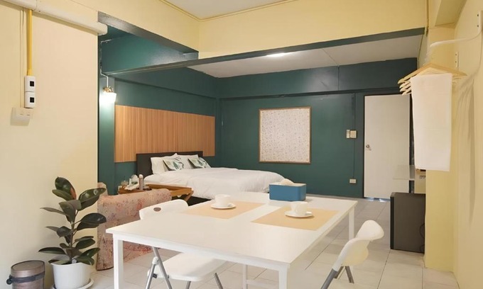 Wang Burapha Phirom Apartment | GO INN The Grand Palace - MRT Samyot Station