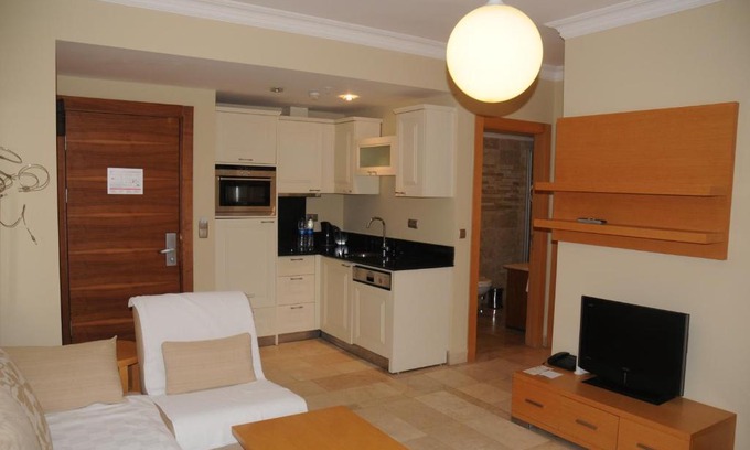Kargicak Apartment | Gold City Flat 2+1 with Free Aqua Park