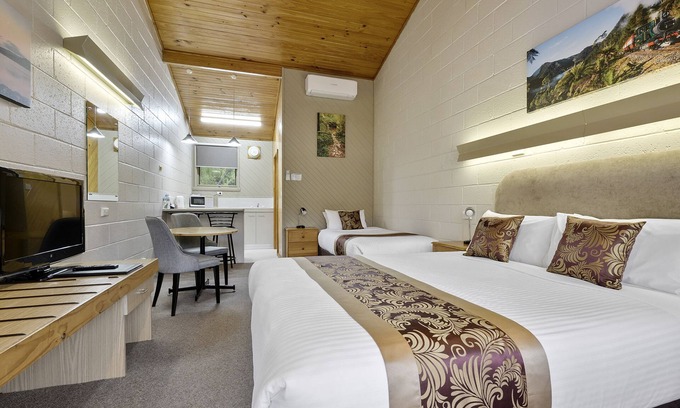 Queenstown Hotel | Gold Rush Inn
