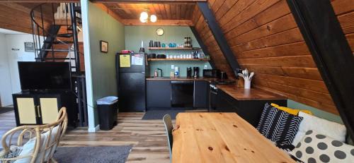 Sky Valley House | Golden A Frame- 3 bedroom with hot tub and community amenities