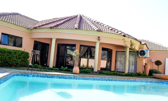 Gaborone Bed & Breakfast | Golden Door Villa