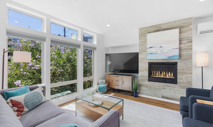 North Beach/Blue Ridge Apartment | Golden Gardens Getaway Beach Waterfront