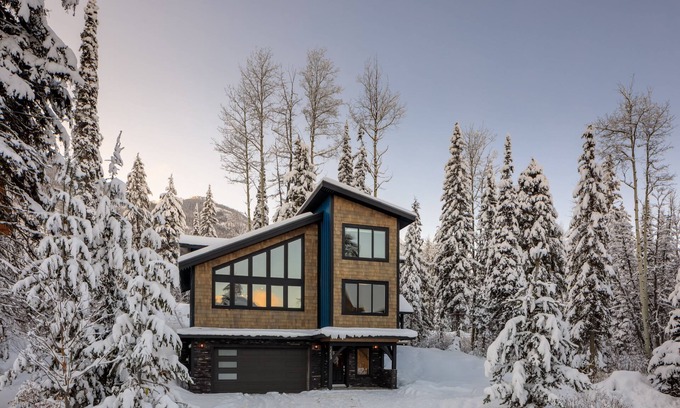 Golden House | Golden's Blue Heron, a brand new house located on Kicking Horse Mountain Resort