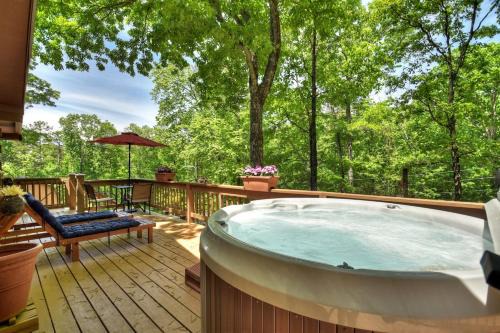 Ellijay House | Goldfinch Rustic - Retreat w Hot Tub& Fire Pit