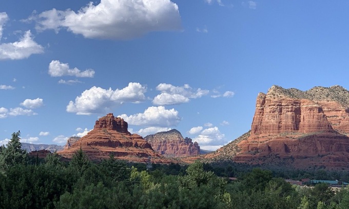 Oak Creek House | Golf - Bike - Hike ~ 5 Star Reviews ~ RELAX and Enjoy!