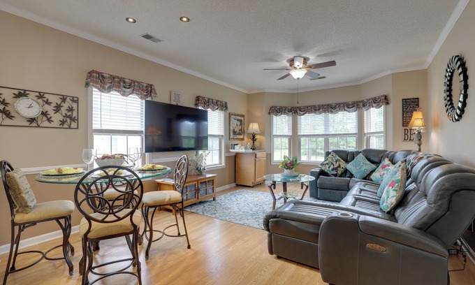 Red Hill Condo | Golf Getaway w/Pool Access in Myrtle Beach!