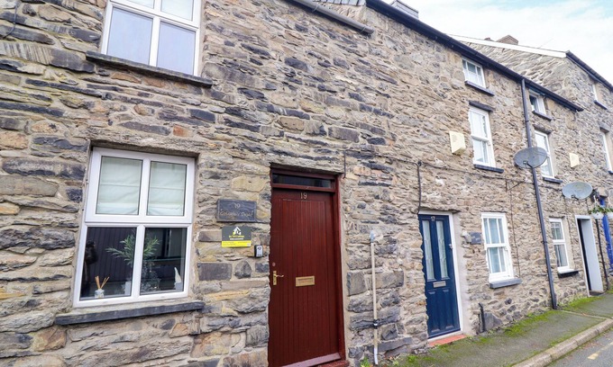 Llanycil Cottage | GOLYGFA'R ORSAF SNOWDONIA NATIONAL PARK, pet friendly in Bala