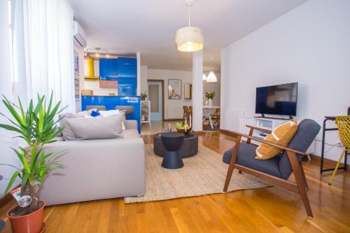 Spadici Apartment | Good Mood 2-bedroom apartment 10mins from beach