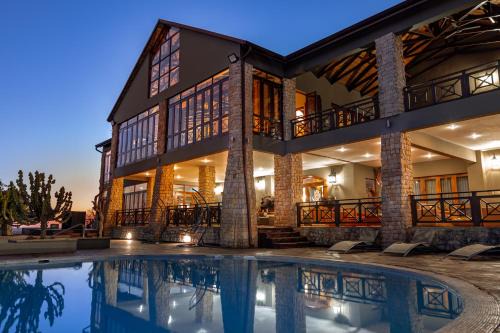 Marken Cabin | Goodwood Lodge