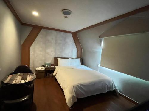 Hwagok-dong Hotel | Gooreumseong motel