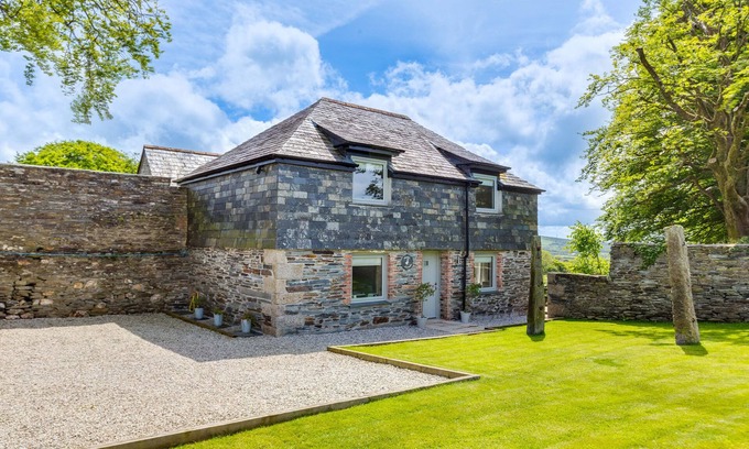 Delabole Cottage | GOOSE COTTAGE - WITHIN THE HELLAND BARTON FARM COLLECTION in Delabole
