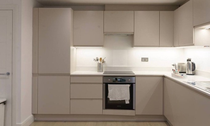 Barnhill Apartment | Gorgeous Flat 2 August House