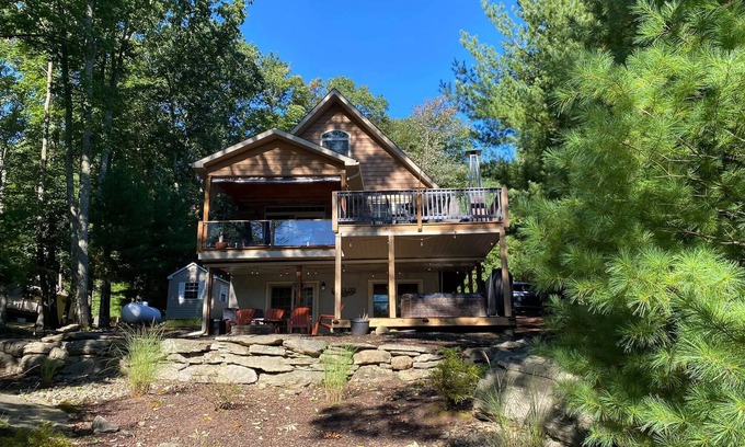 Lakeville House | Gorgeous 2nd Tier Lakefront Home with Lakeview, rights, short walk to marina