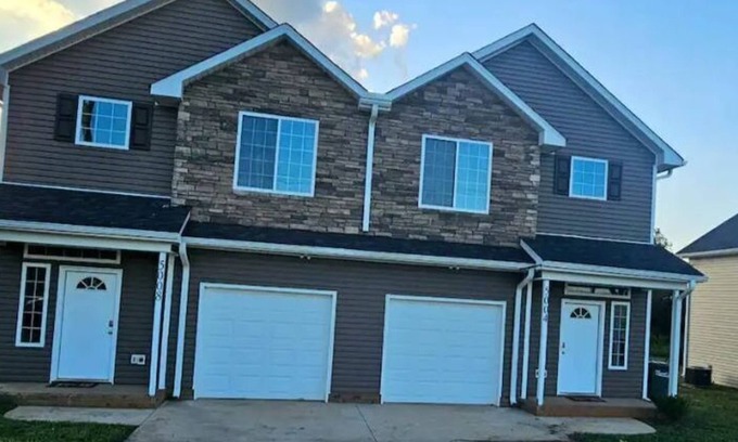 Harrisburg House | Gorgeous 3 Bedroom home in Concord, NC