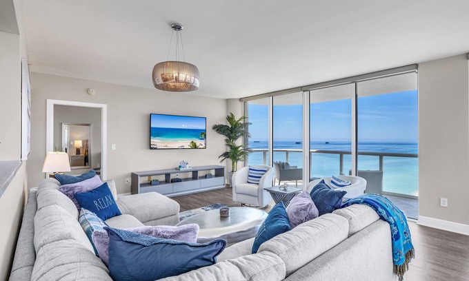 North Beach Condo | Gorgeous Beach front condo with panoramic Miami views!