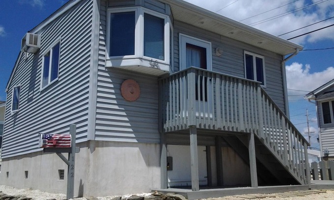 Lavallette House | Gorgeous Beach Home. 1 Block to Ocean & Bay… Labor Day Weekend Available!