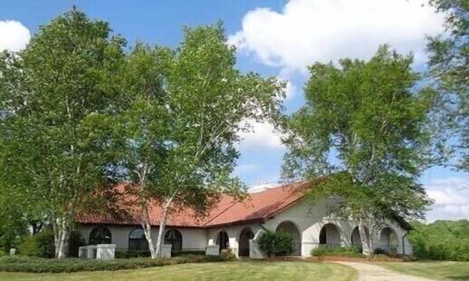 Punxsutawney House | Gorgeous Country Home in Nature
