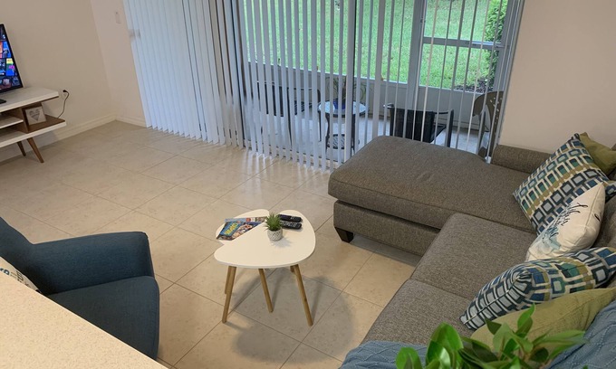 Tuscan Hills House | Gorgeous cozy and modern townhome just 10 miles from Disney on a quiet complex