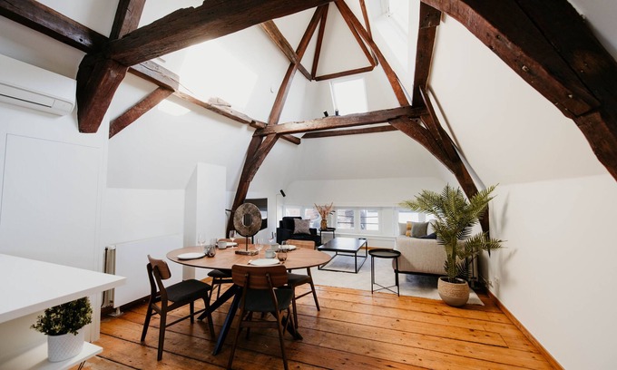 University District Apartment | Gorgeous Duplex Apartment in old City Centre