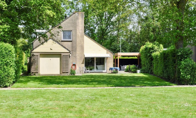 Oranjeplaat House | Gorgeous home in Arnemuiden with WiFi