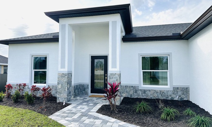 Jacarandas House | Gorgeous home in Cape Coral