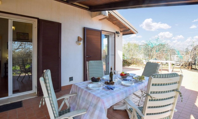 Milo House | Gorgeous home in Caselle with kitchen