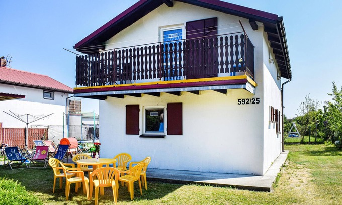 Dzwirzyno House | Gorgeous home in Dzwirzyno with WiFi