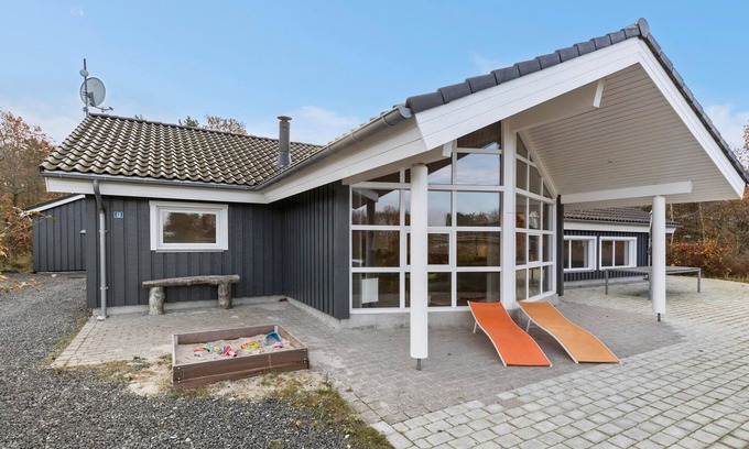 Fjellerup Strand House | Gorgeous home in Glesborg with sauna