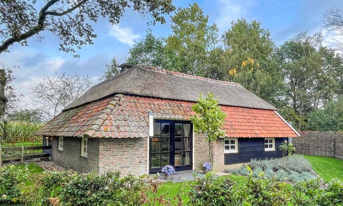 Hellendoorn House | Gorgeous home in Hellendoorn with sauna
