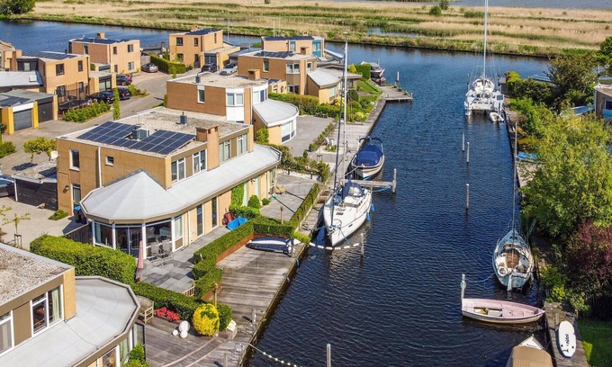 Lemmer House | Gorgeous home in Lemmer with WiFi