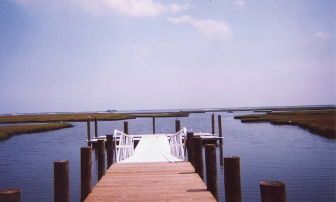 Bayside House | Gorgeous Home in OC: Pools, Kayak, Fishing Pier, 5min to beach & Boardwalk, Golf