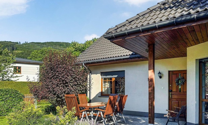Ustron House | Gorgeous home in Ustron with WiFi