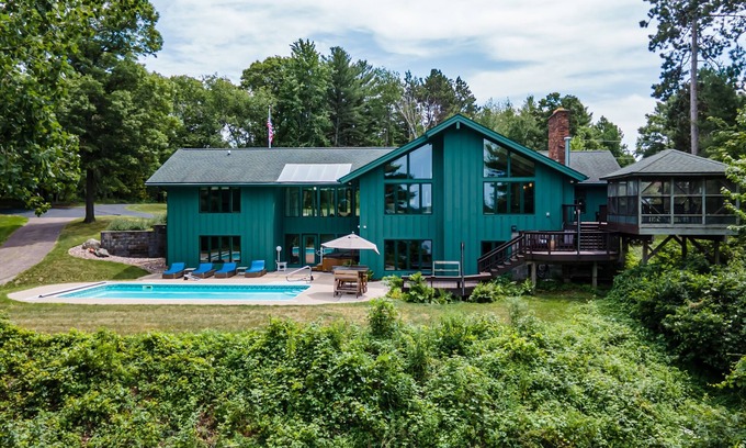 Chippewa Falls House | Gorgeous house and property on Scenic Lake Wissota.