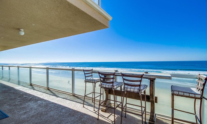 Imperial Beach Condo | Gorgeous Oceanfront 3bd/3bth in the Heart of Imperial Beach! Two Huge Balconies!