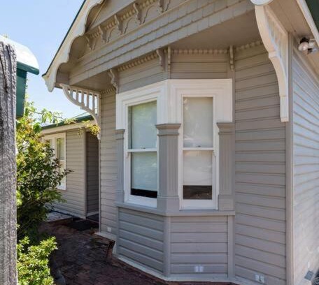 South Launceston Apartment | Gorgeous on Galvin - Close To Town Yet A Mile Away!