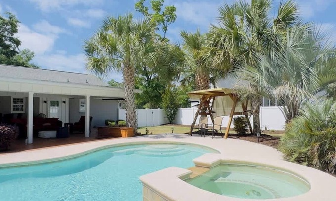 North Myrtle Beach House | Gorgeous Private Villa, Pool, Hot tub