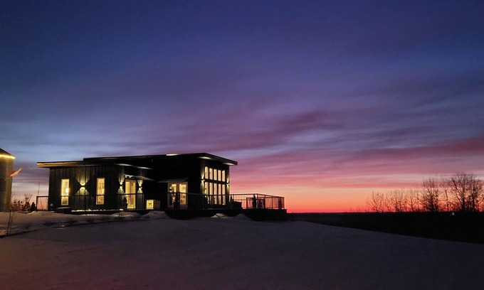 Batoche House | Gorgeous Private Vacation Home -Pool, Hot Tub, Sauna and View, Disc Golf Course