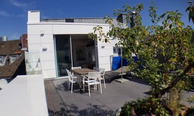 Deutz Apartment | Gorgeous Rooftop Apartment in Cologne-Deutz